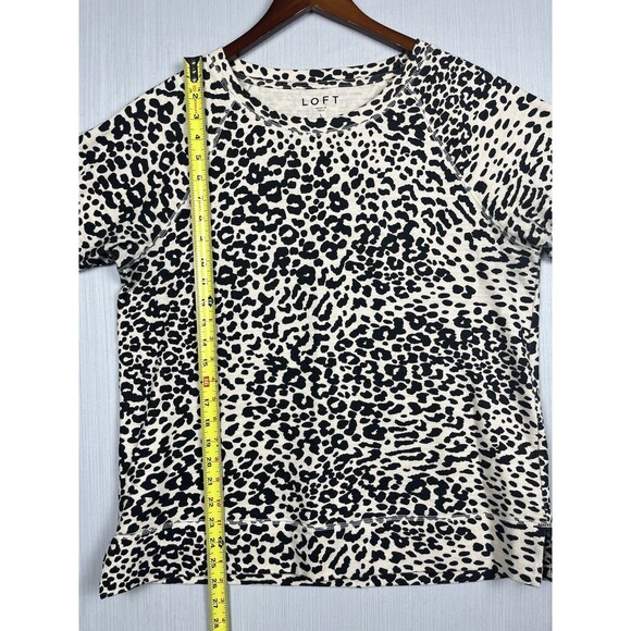 Neutral Leopard Sweatshirt Tee Short Sleeve Raglan Split Hem LOFT Large - Picture 8 of 9